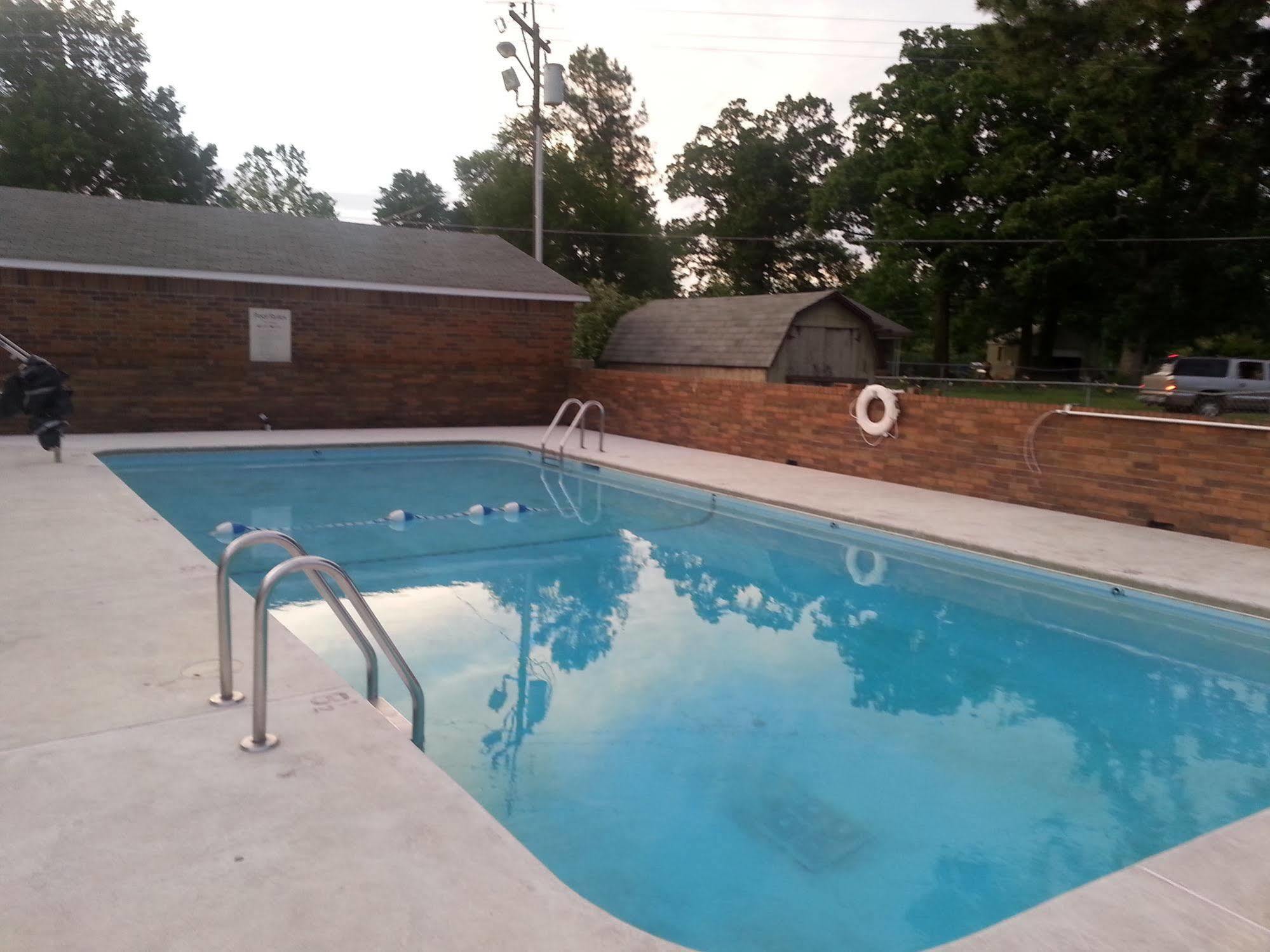 Jay Holiday Pines Motel מראה חיצוני תמונה
